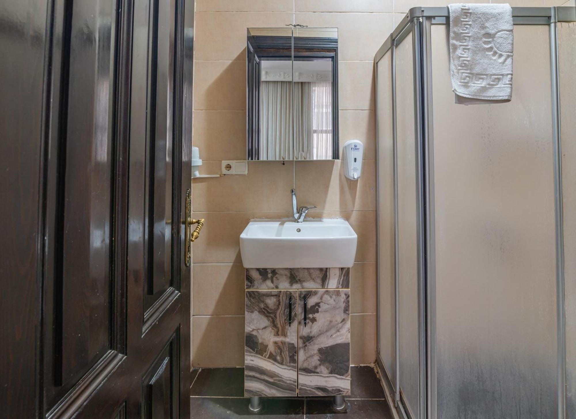 Nest Hotel Sisli Istambul Exterior foto